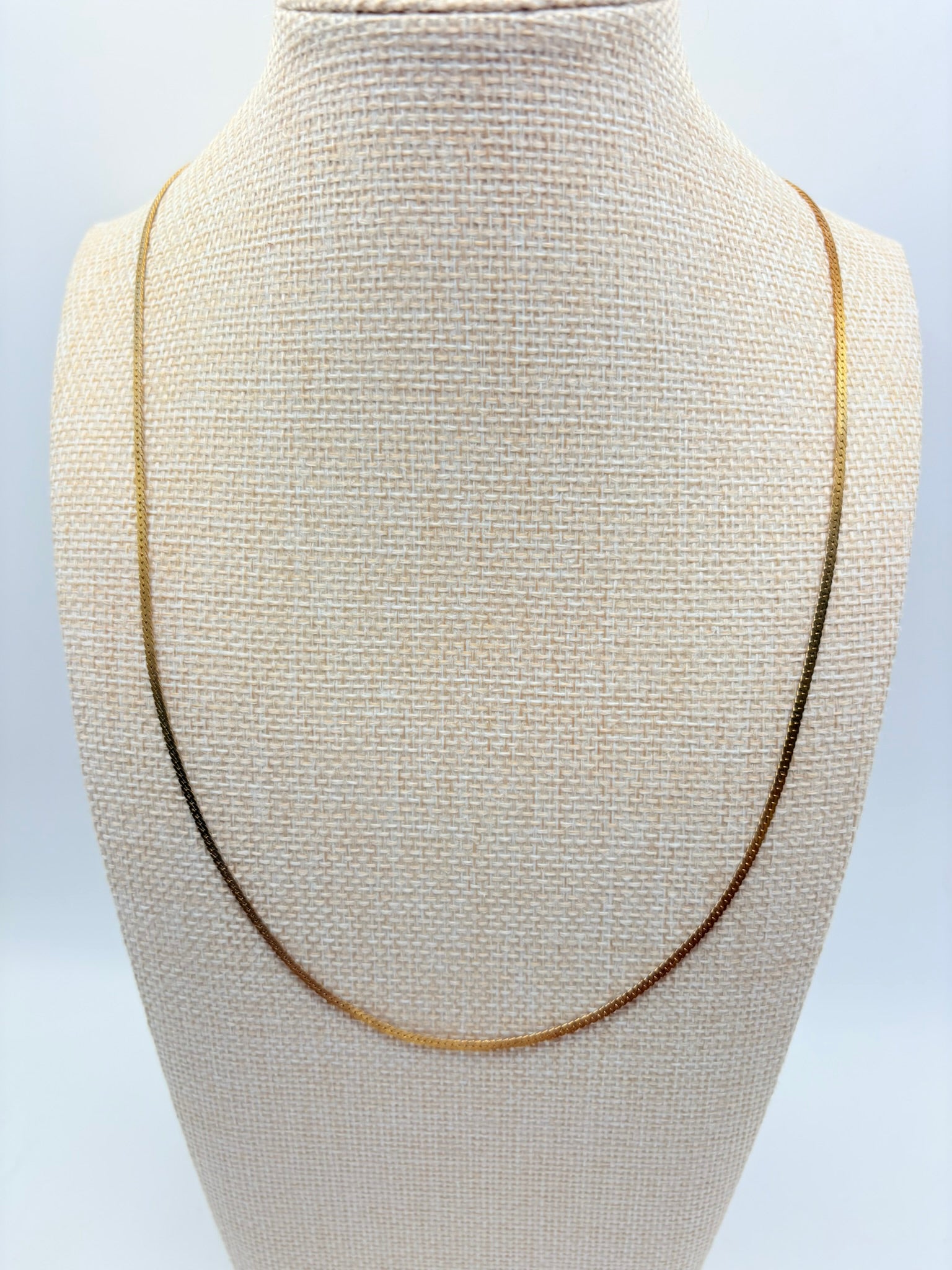 Vintage Sleek Serpentine Chain C 21 inches