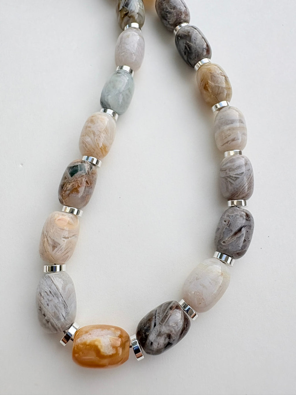 Vintage Bamboo Leaf Agate Barrel Necklace