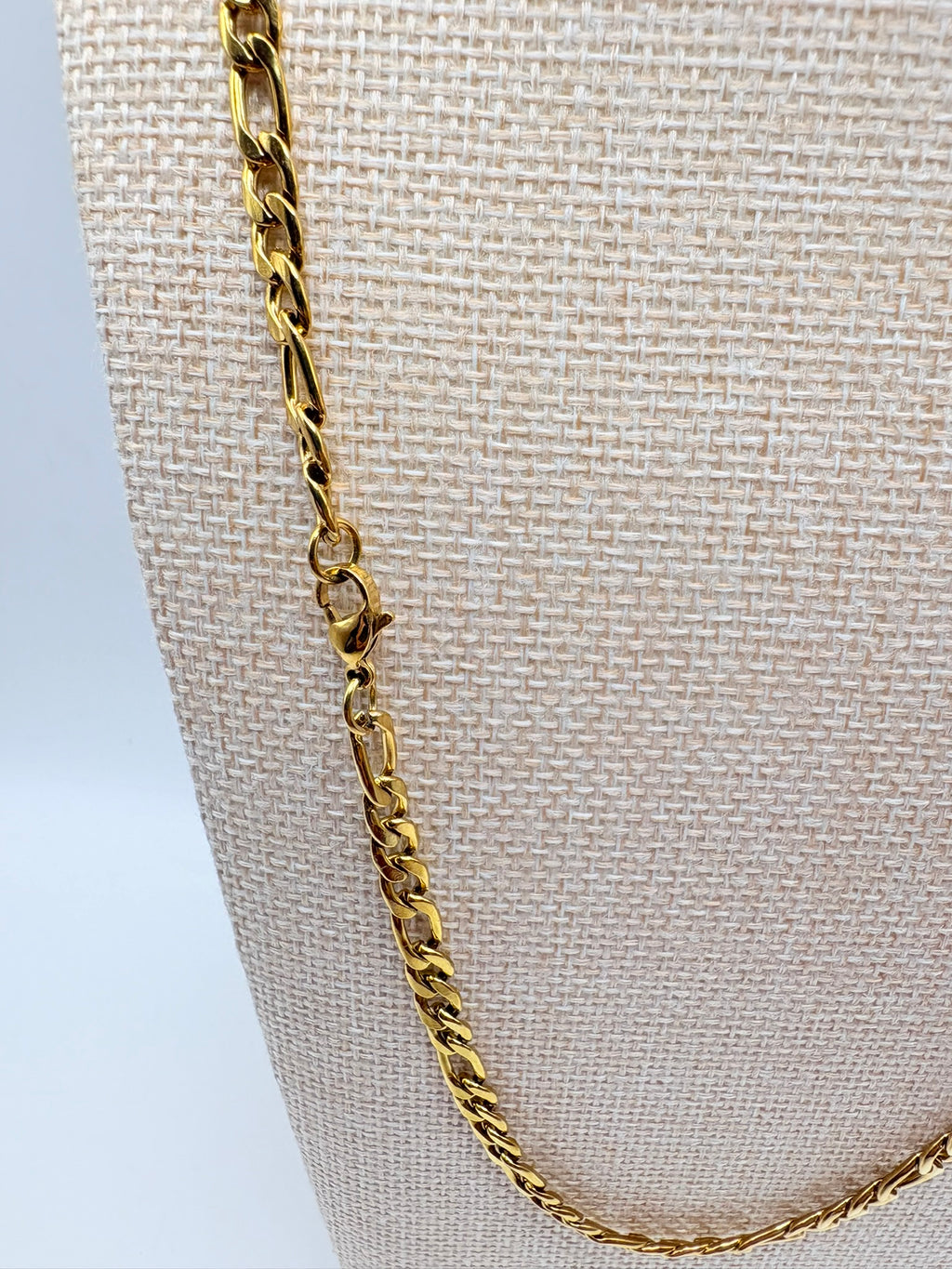 Vintage Classic Figaro Chain A 24 inches